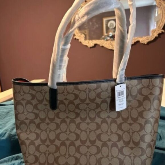 Coach Halloween tote and pumpkin driver coach wagon new - Picture 3 of 6